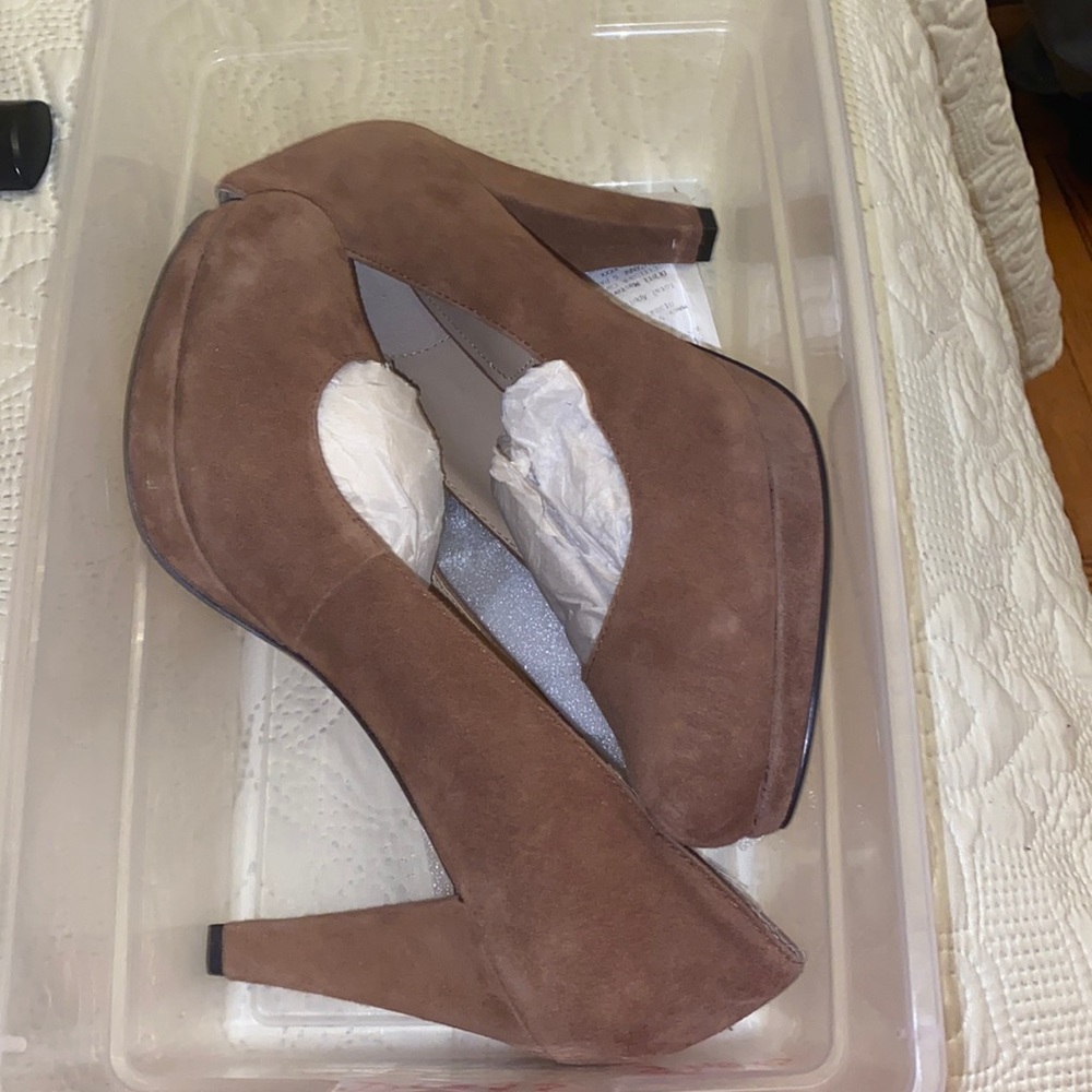 Brand New Adrienne Vittadini pumps